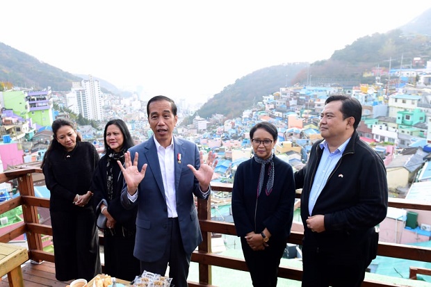 Kunjungi Desa Budaya Gamcheon di Busan, Presiden Jokowi Mengaku Terinspirasi