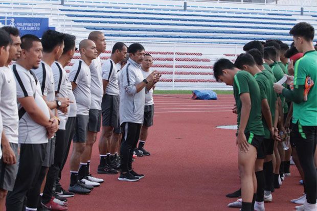 Jemputan Telat, Pasukan Indra Sjafri Jalan Kaki Menuju Stadion