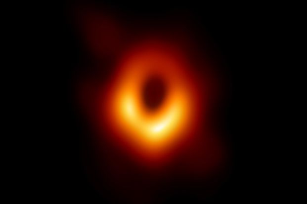 Tiga Black Hole Bergabung Tertangkap Kamera oleh Para Astronom