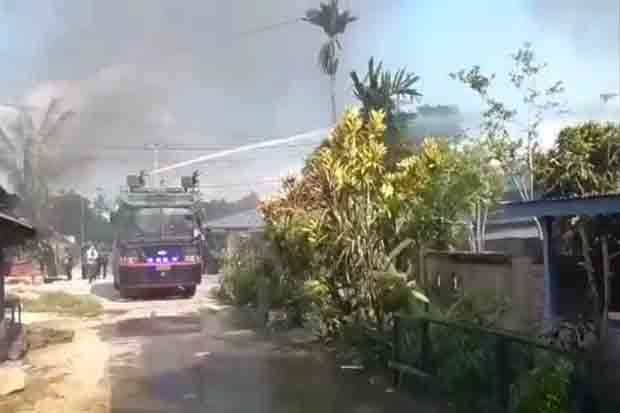 Kota Sorong Rusuh 9 Rumah Dibakar, Satu ASN Tewas