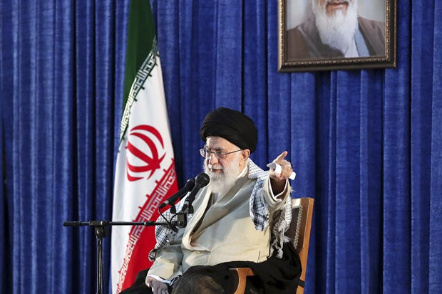 Khamenei Restui Serangan Iran ke Fasilitas Minyak Arab Saudi