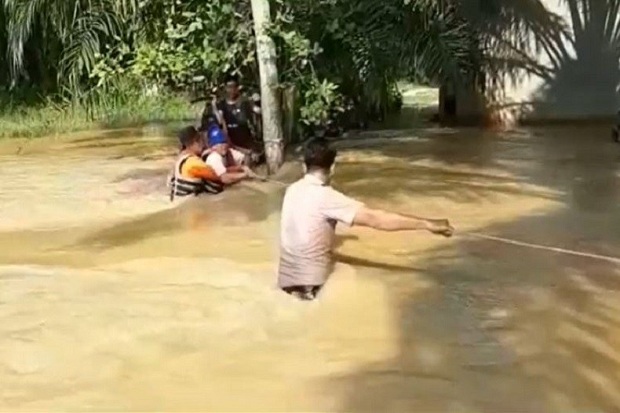 Banjir Hantam Rokan Hulu, Ribuan Rumah Terendam
