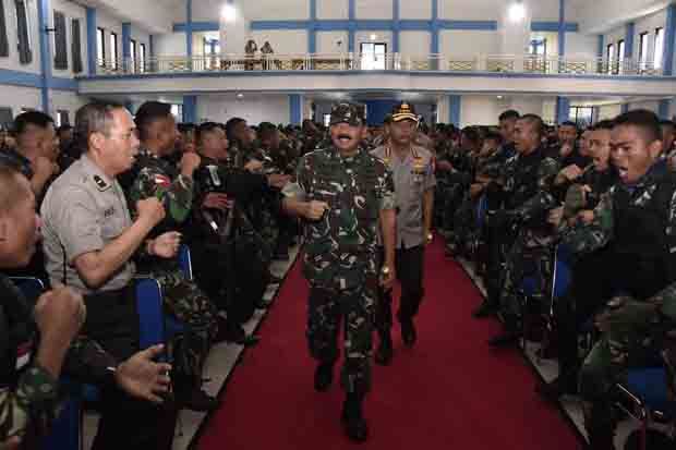 Panglima TNI Bercerita Tentang Prajurit yang Harus Meninggalkan Keluarga Demi Tugas
