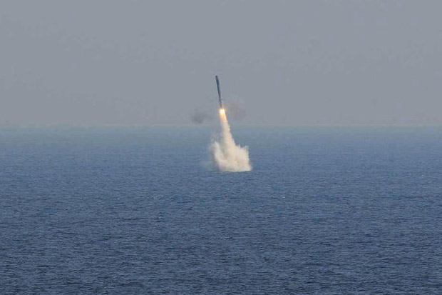 India Sukses Uji Coba Rudal Supersonik BrahMos di Laut Arab