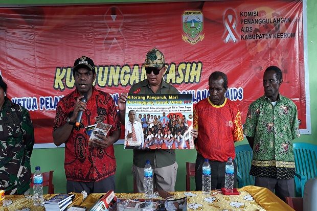 Perangi HIV/AIDS, Wakil Bupati Keerom Papua Sosialisasi ke Batas Negara