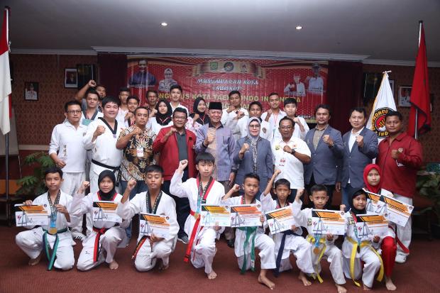 Syahrul Beri Apresiasi Taekwondo Tanjungpinang