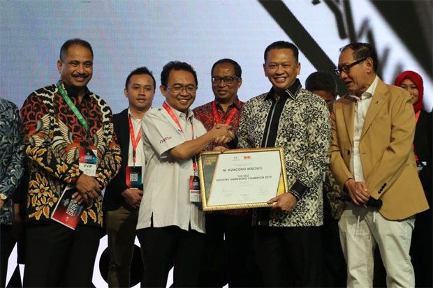 Gelar Digitalisasi Layanan, BGR Logistics Diganjar MOTY Award