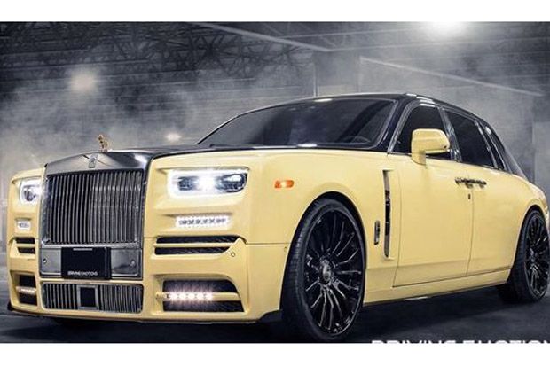 Drake Ganti Logo Rolls-Royce di Mobilnya