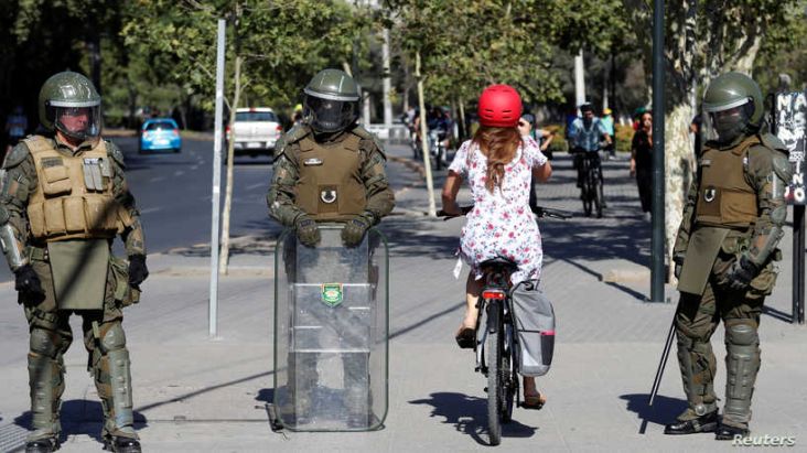 Warga Cile Beralih Naik Sepeda Saat Protes Lumpuhkan Transportasi