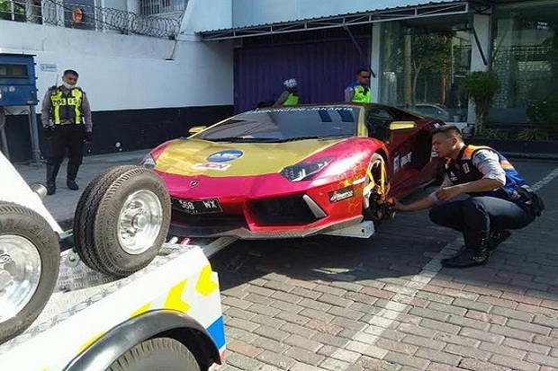 Lamborghini yang Terbakar di Surabaya Diduga Bodong
