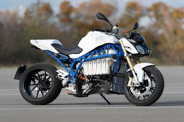 BMW Mulai Ungkap Bentuk e-Power Roadster Concept