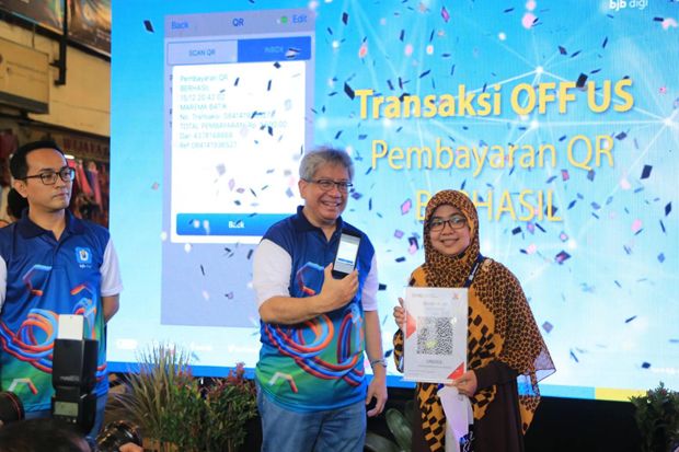 Digitalisasi Pasar, Bank bjb Uji Coba QRIS di Pasar Baru Bandung