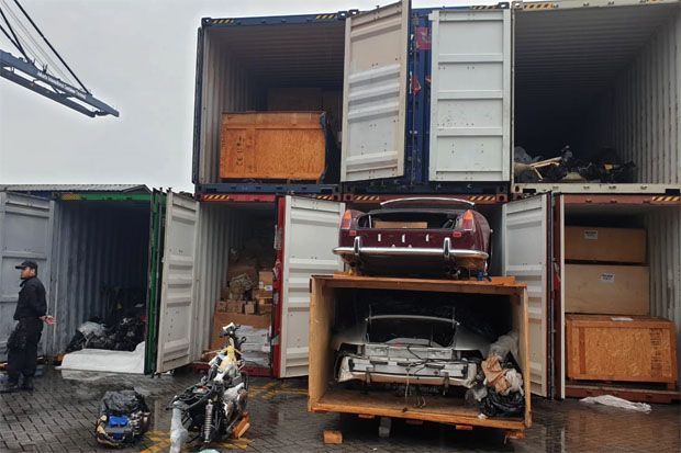 Bea Cukai Gagalkan Penyelundupan Harley hingga Porsche di Tanjung Priok