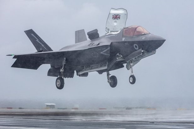 Pertama di Inggris, Jet F-35 Melesat dari Kapal Induk Queen Elizabeth