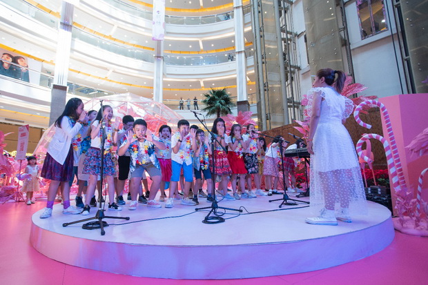 Pacific Place Mall Semarakkan Natal dan Liburan dengan Pink Paradise