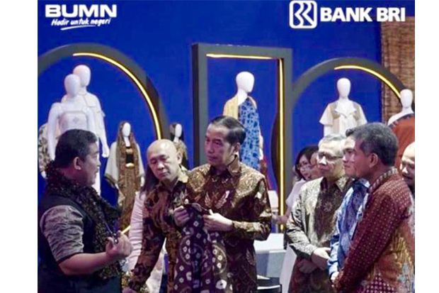 Jaket Bomber Gambo Muba Menarik Minat Presiden Joko Widodo