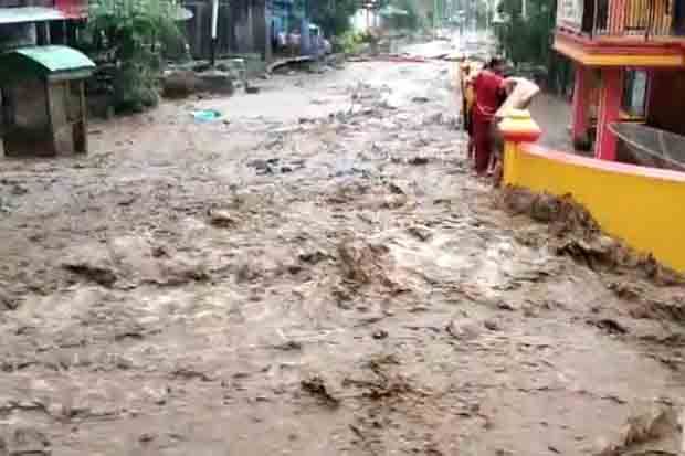 Banjir Bandang Terjang Kabupaten Agam dan Pasaman