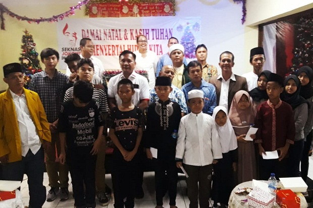 Sambut Natal, Seknas Jokowi Santuni Anak Yatim