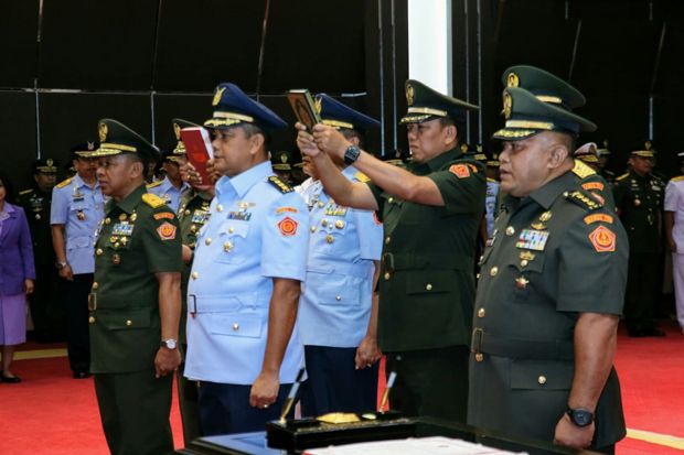 Panglima Pimpin Serah Terima Jabatan Tiga Pejabat TNI