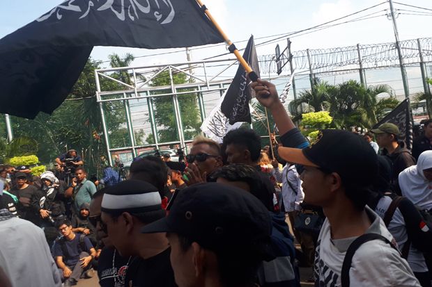 Puluhan Polisi Dikerahkan Kawal Konvoi Pendukung dan Fans Ahmad Dhani