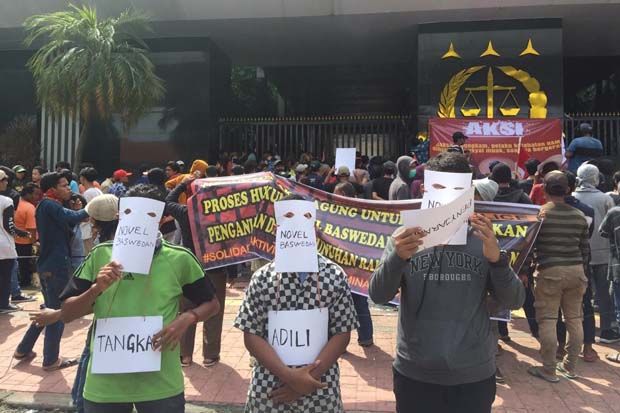 Massa Desak Jaksa Agung Proses Kembali Kasus Novel Bengkulu