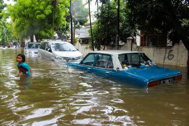 Jangan ke Bengkel, Asosiasi Minta Asuransi Meng-Cover Mobil Terendam Banjir