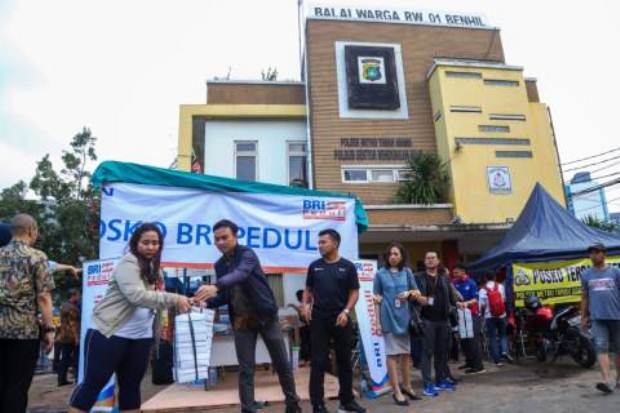 BRIsyariah dan BRI Group Salurkan Bantuan Bersama bagi Korban Banjir Jakarta