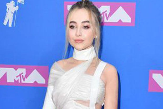 Sabrina Carpenter Beranjak dari ‘Bayang-bayang’ Disney