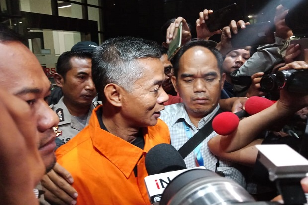 Pakai Rompi Oranye, Komisioner KPU Wahyu Setiawan Minta Maaf