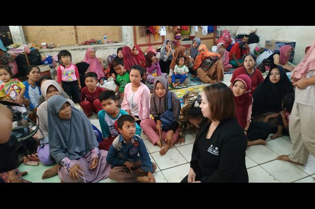 MNC Peduli-Lotte Mart Bantu Korban Banjir di Sukajaya Bogor