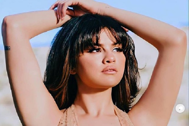 Album Rare Bikin Selena Gomez Kembali Gunakan Medsos