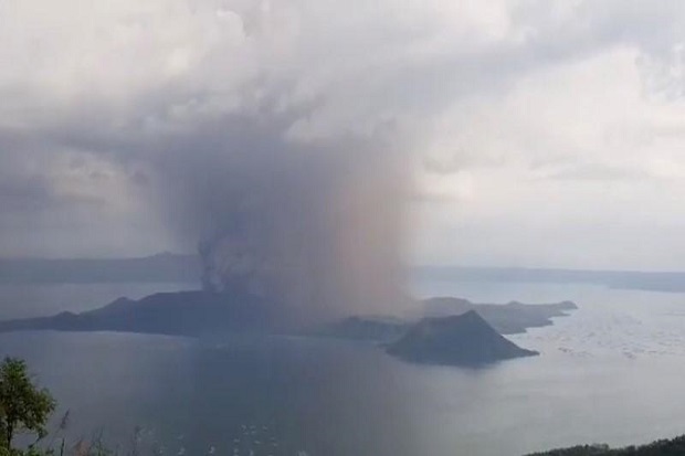 Gunung Api Taal Meletus Hebat, Filipina Takut Tsunami