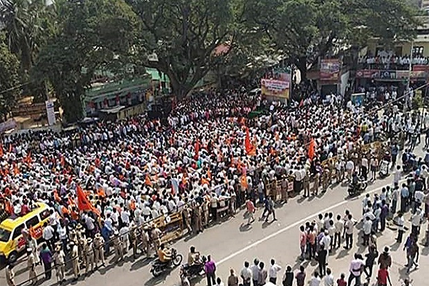 Massa Hindu Garis Keras India Memprotes Patung Raksasa Yesus