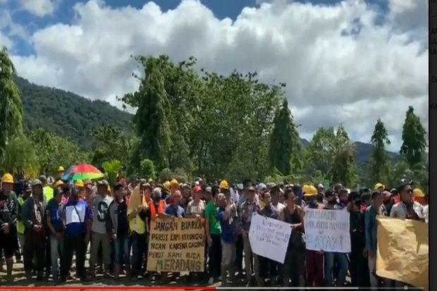 Tuntut Pembayaran Gaji, Ratusan Buruh PT SBK Demo Perusahaan