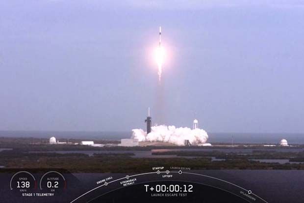 Astaga, Roket Falcon 9 SpaceX Meledak di Atas Samudera Atlantik!