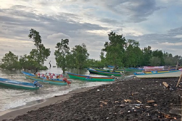 Nelayan di Sulawesi Utara Diminta Waspadai Gelombang 4 Meter