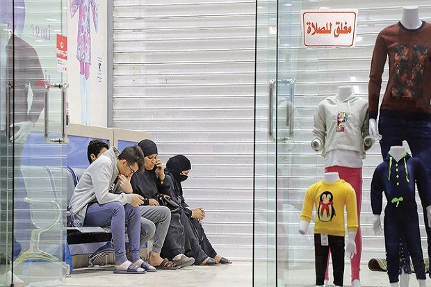 Toko-toko di Arab Saudi Kini Tak Wajib Tutup pada Jam Salat Fardu