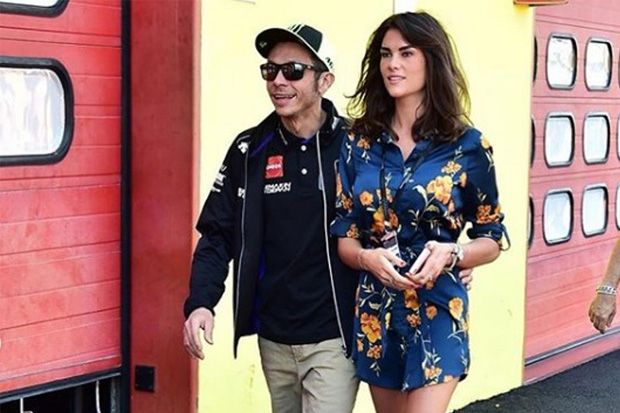 Cinta Rossi Tak Berkurang meski Pacar Dituduh Pansos