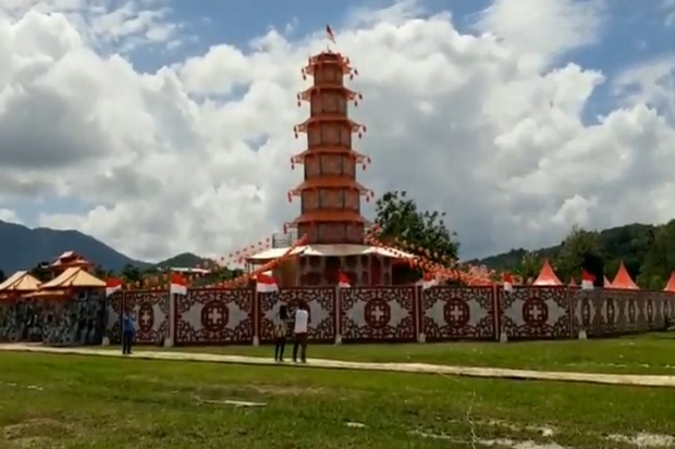Pagoda Raksasa Ramaikan Perayaan Imlek dan Cap Go Meh di Singkawang
