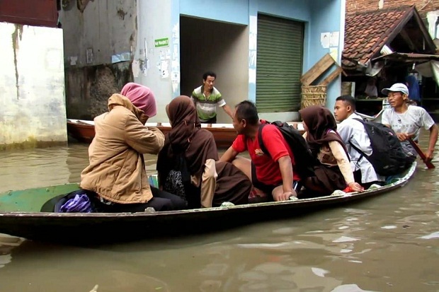 Bandung Selatan Kembali Diterjang Banjir, Ketinggian Air Capai 1,4 Meter