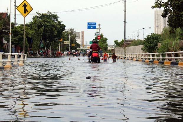 Banjir Lagi, PLN Padamkan 15 Gardu Distribusi di Jakarta