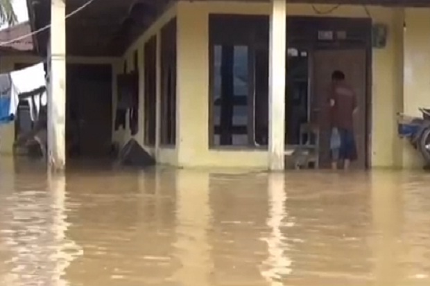 Sungai Way Semuong Meluap, Ratusan Rumah di Tanggamus Terendam