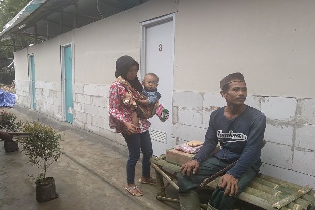 Relawan Bangun Hunian Sementara untuk Korban Banjir Bandang Lebak