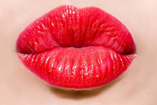 Trik Pakai Lipstik untuk Postingan Instagram yang Sempurna