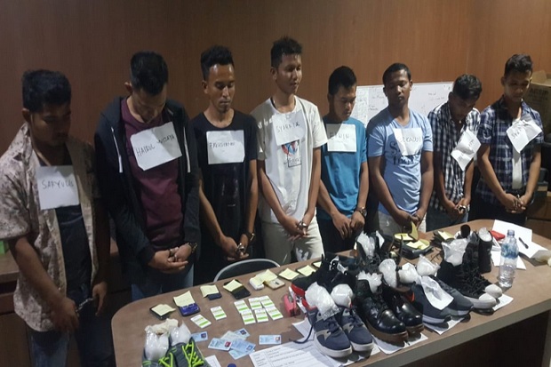 Selundupkan 4,4 Kg Sabu di KM Kelud, 8 Pemuda Ditangkap