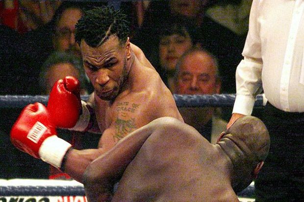 20 Tahun Yang Lalu: Kebrutalan Mike Tyson di Luar Kontrol