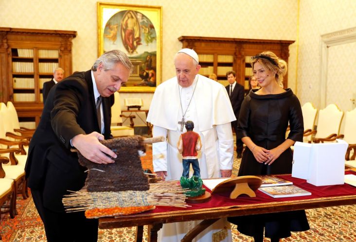 Paus Fransiskus Berjanji Bantu Argentina Atasi Krisis Utang