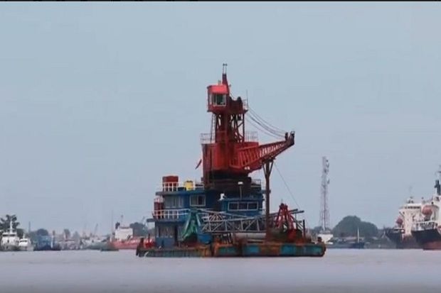 Geger, Kapal Asal China Tiba-tiba Masuk Perairan Sungai Kapuas