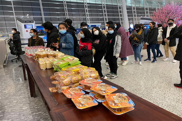 Hendak Dievakuasi, WNI Telah Berkumpul di Bandara Wuhan