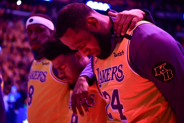 Ribuan Orang Berkabung untuk Kobe Bryant saat Lakers Jamu Blazers